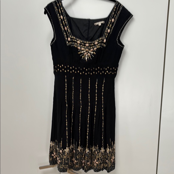 Nanette Lepore Dresses & Skirts - Nanette Lepore Elegant Black and Gold Dress Silk Beaded dress sequins embroidery